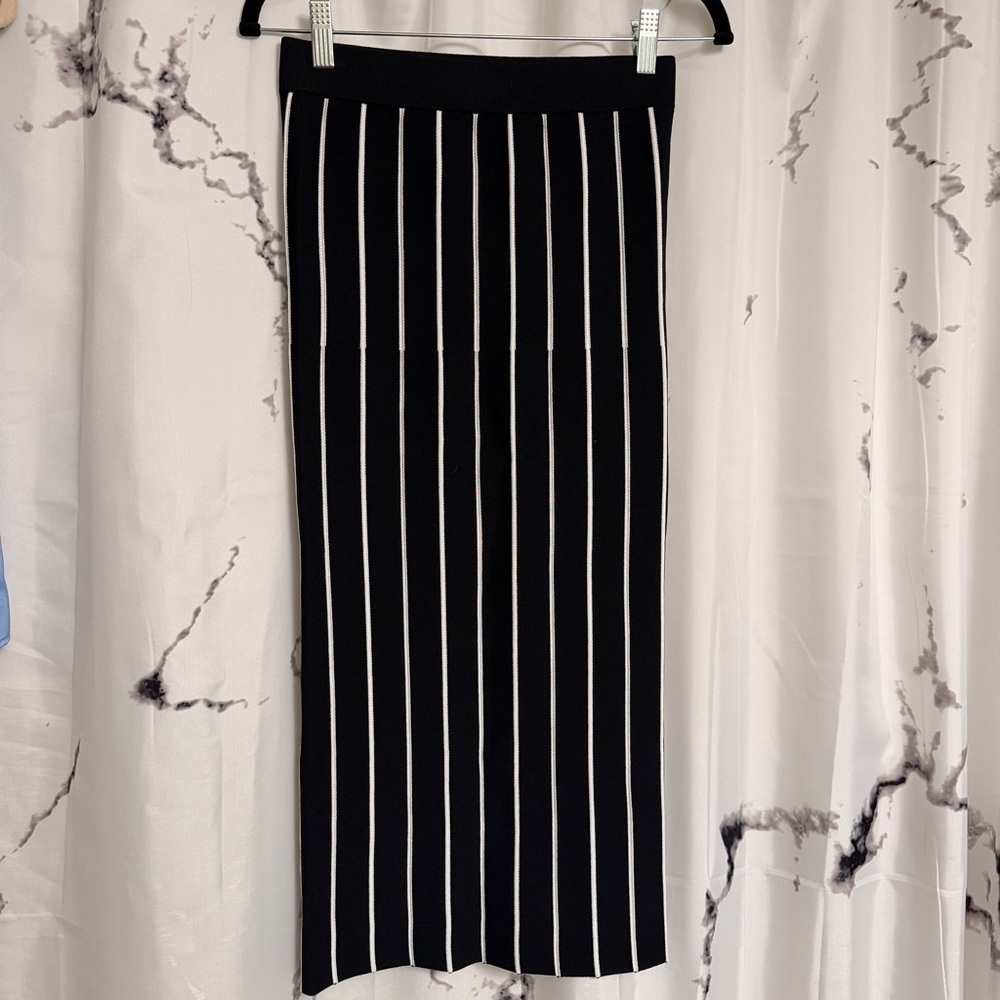 House of Harlow 1960 Black and White Pencil Skirt